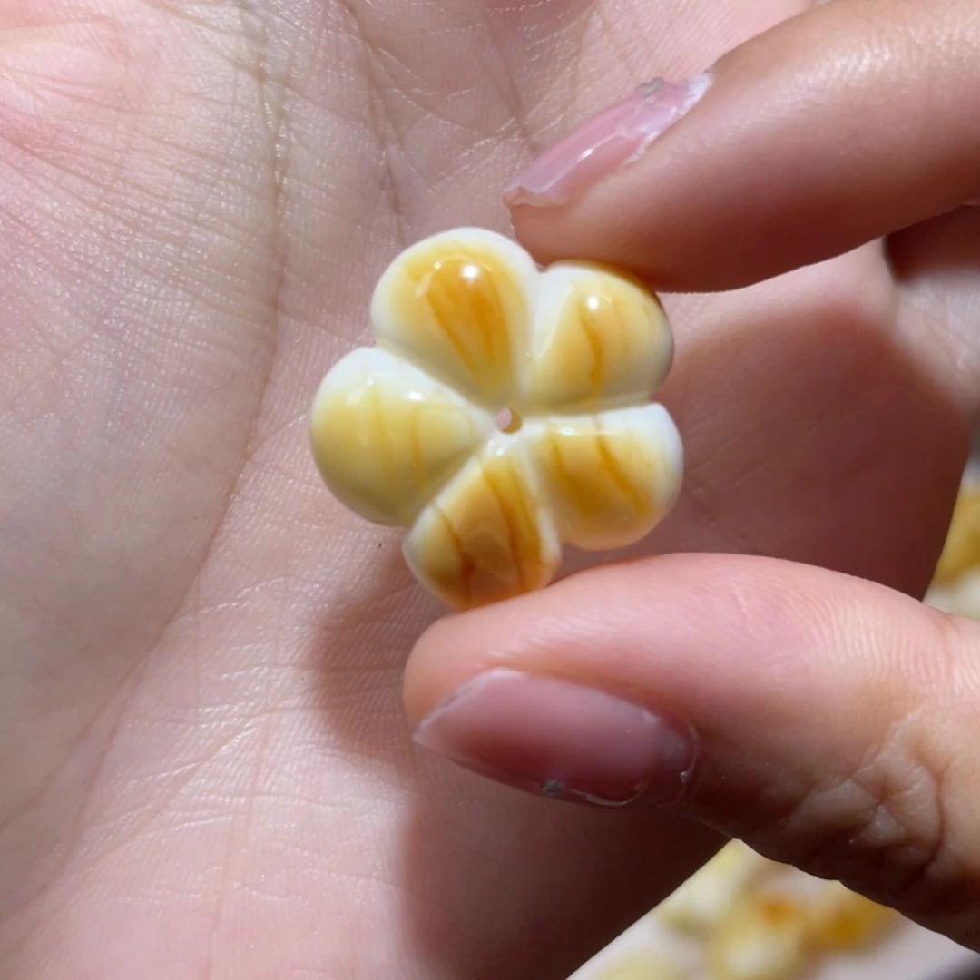 琥珀未镶嵌裸石花花