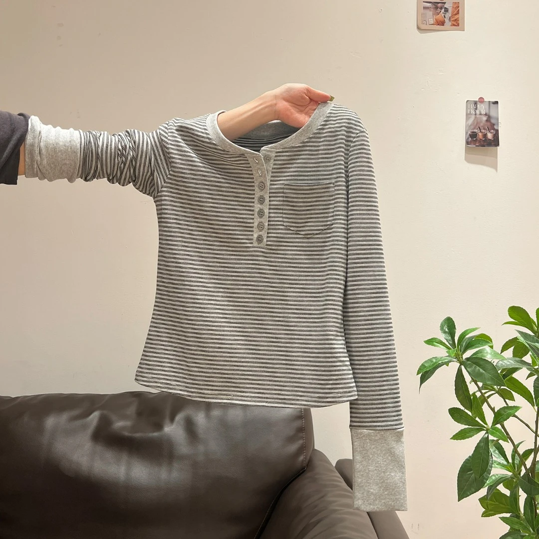 灰色条纹圆领长袖t恤女夏季新款修身显瘦独特别致绝美气质小上衣