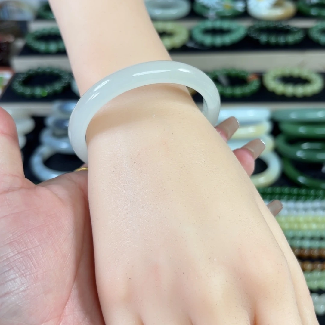 和田玉手镯未镶嵌54.7