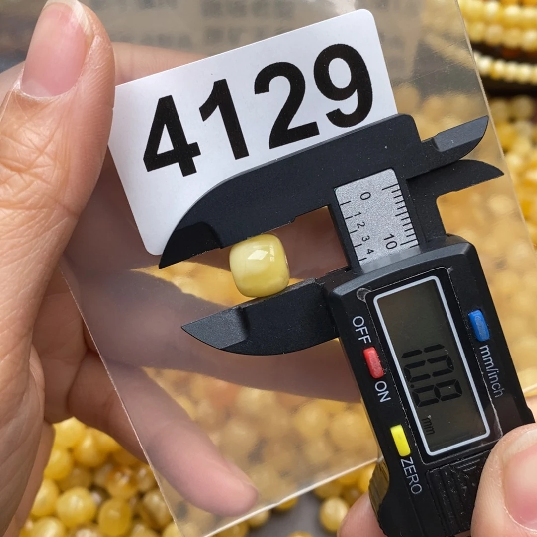 蜜蜡珠宝奇石未镶嵌