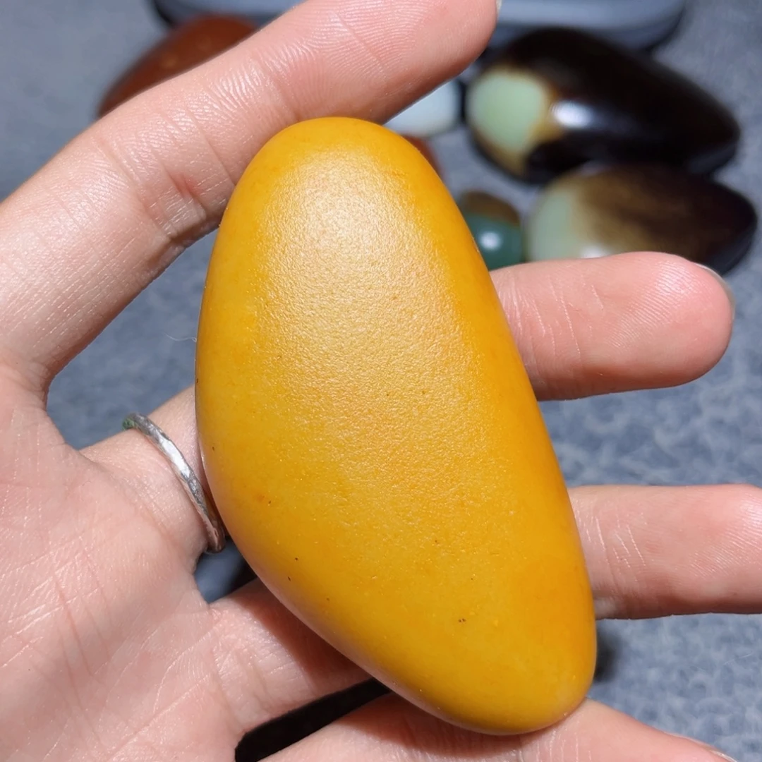 和田玉未镶嵌珠宝奇石