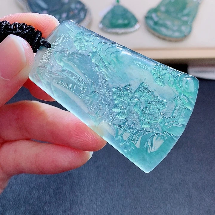 翡翠颈饰未镶嵌翡翠