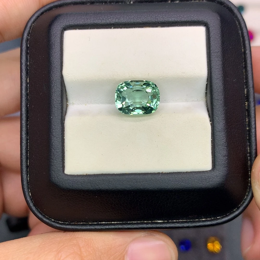 裸石未镶嵌碧玺4.42克拉全净薄荷绿