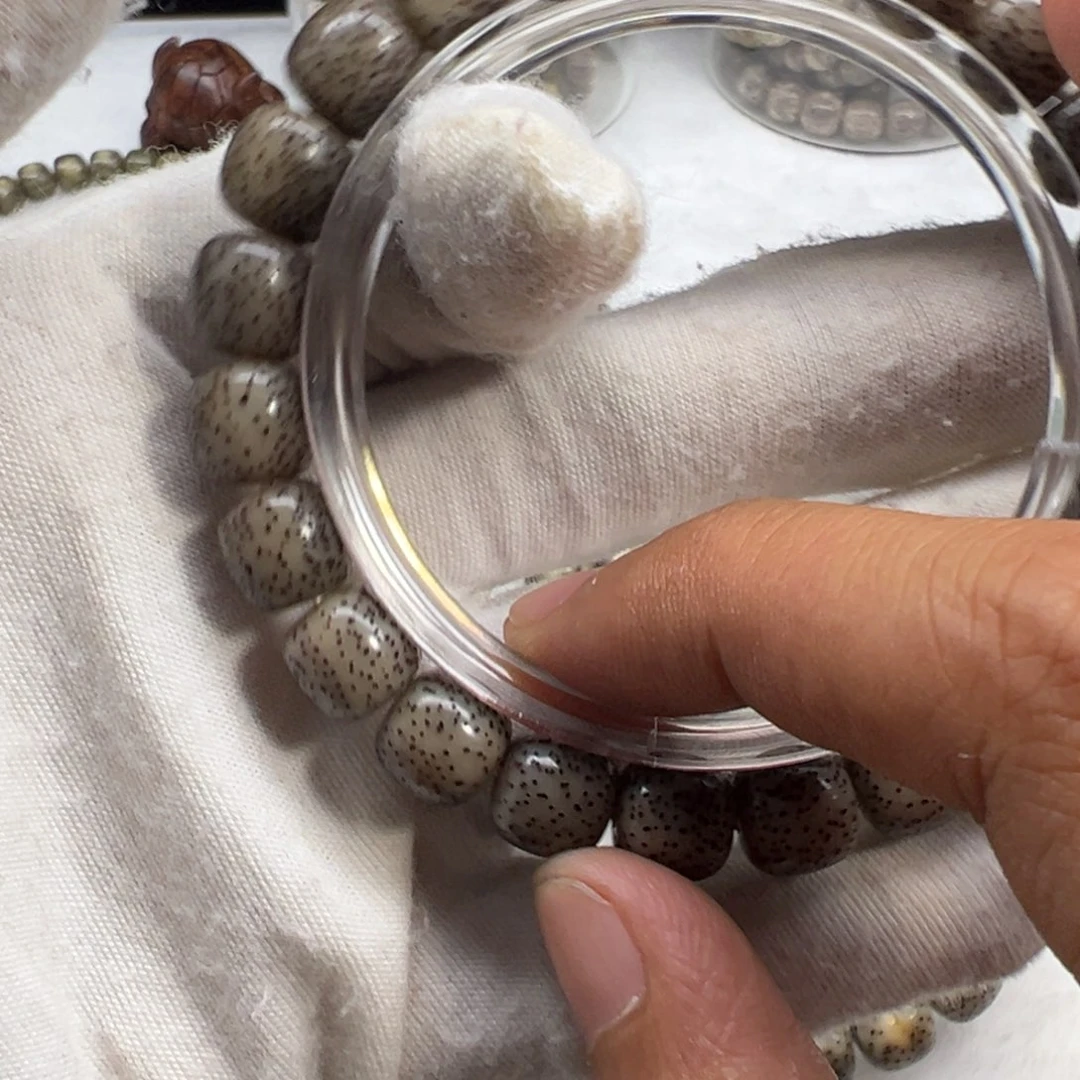 吊坠星月菩提黑冰