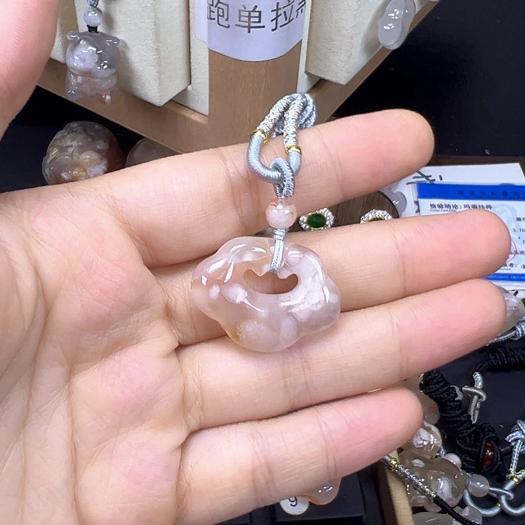 娟***宝石英质玉未镶嵌颈饰