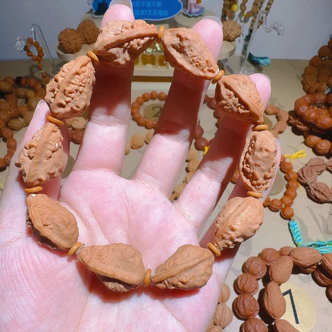 文玩核桃吊坠麒麟角