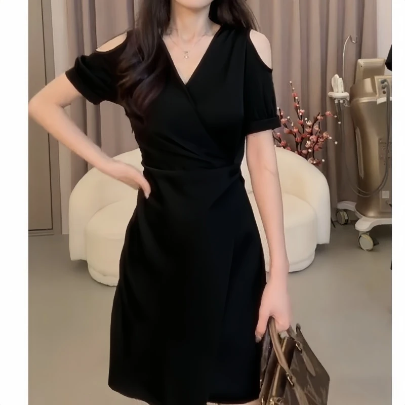 法式秋季时尚风露肩开叉V领温柔中长款收腰连衣裙气质泡泡袖礼服