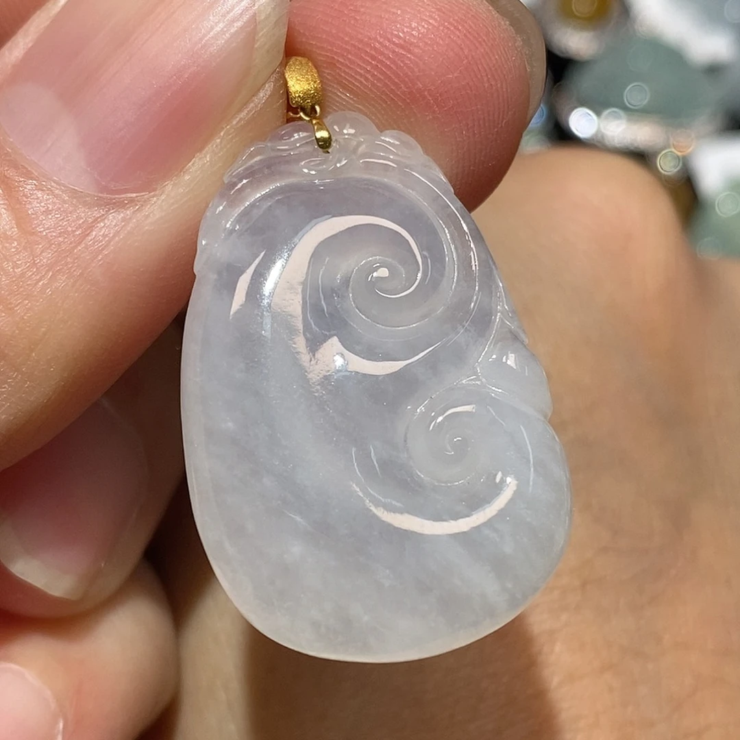 翡翠颈饰18K金镶嵌如意