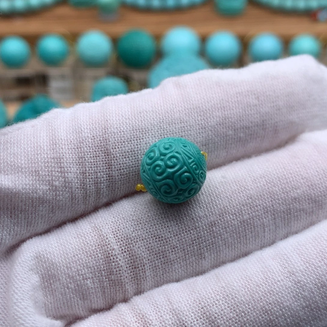 绿松石未镶嵌珠宝奇石