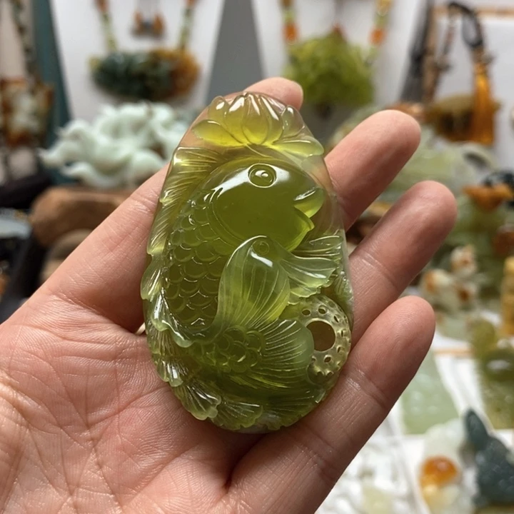 未镶嵌蛇纹石玉颈饰炸