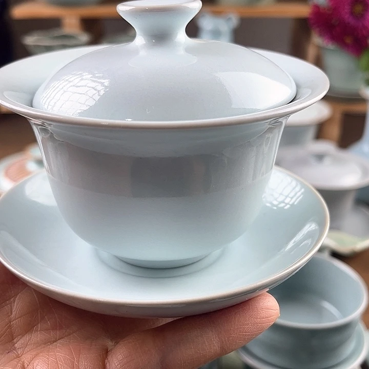 轻***山其他原矿原产地精品月白三才元宝盖碗