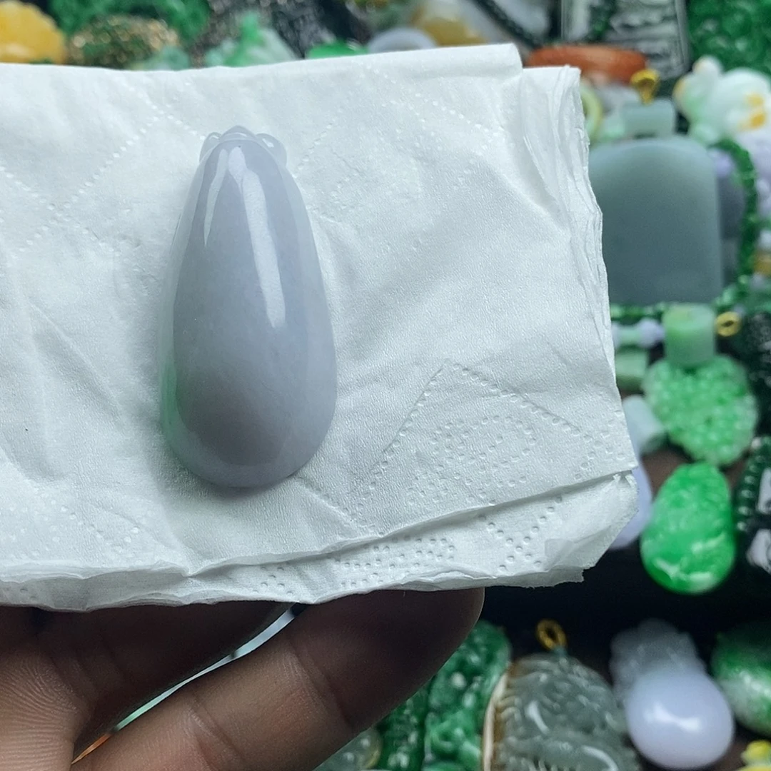 翡翠未镶嵌颈饰福瓜