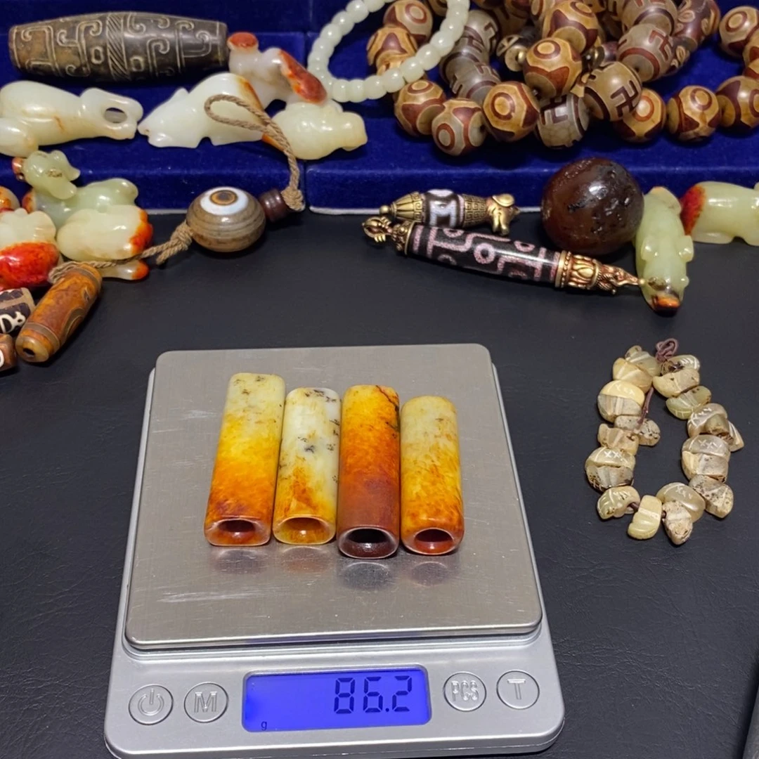 玉***引玛瑙/玉髓未镶嵌颈饰