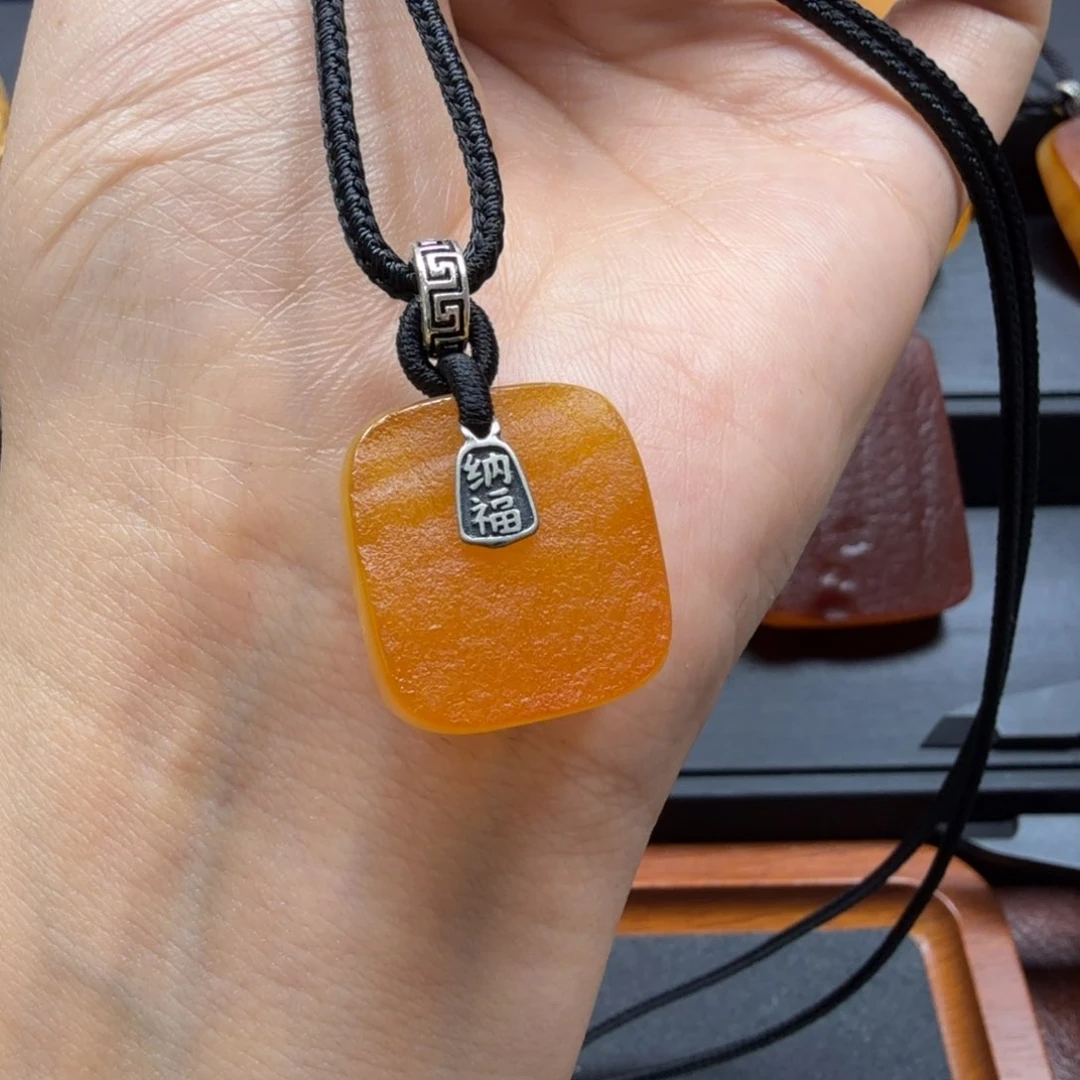 琥珀吊坠(赠链)未镶嵌