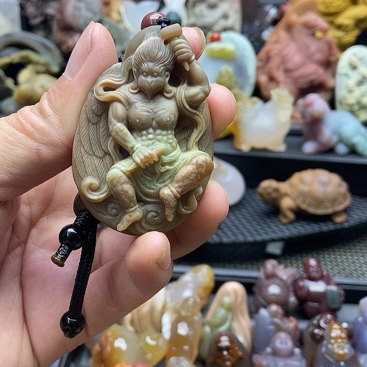 颈饰未镶嵌石英质玉小*