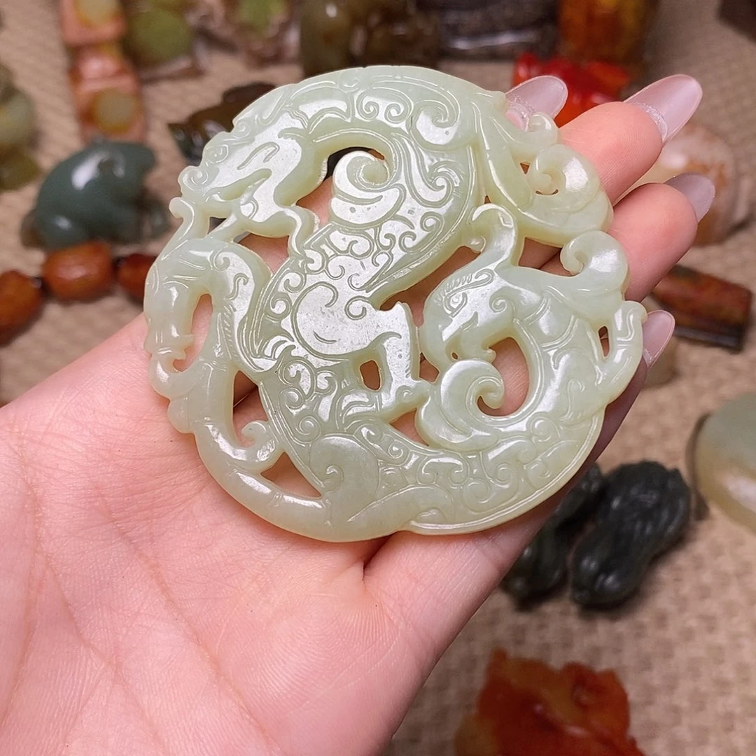蛇纹石玉未镶嵌颈饰