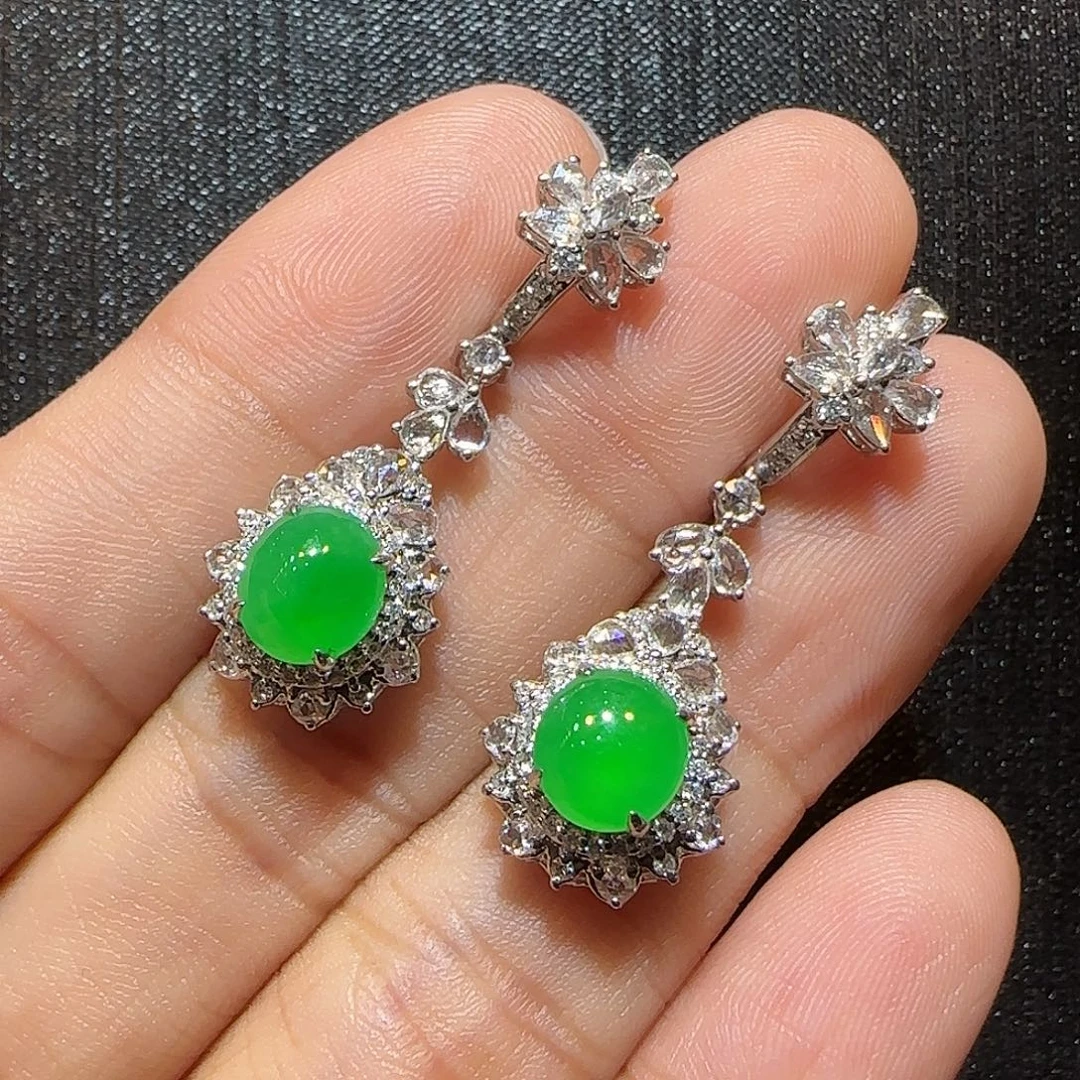 翡翠18K金镶嵌耳坠蛋面