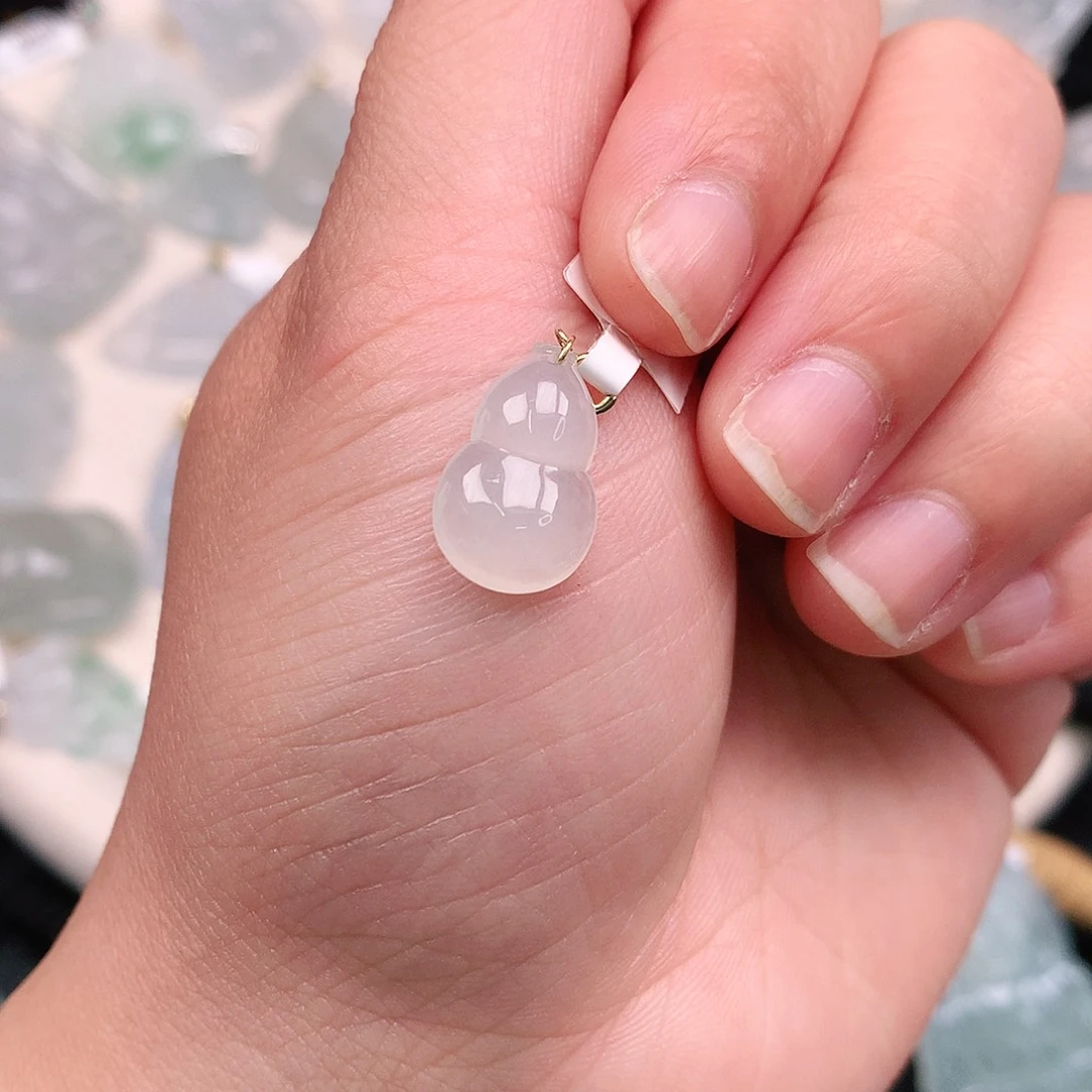 翡翠颈饰18K金镶嵌冰胶葫芦