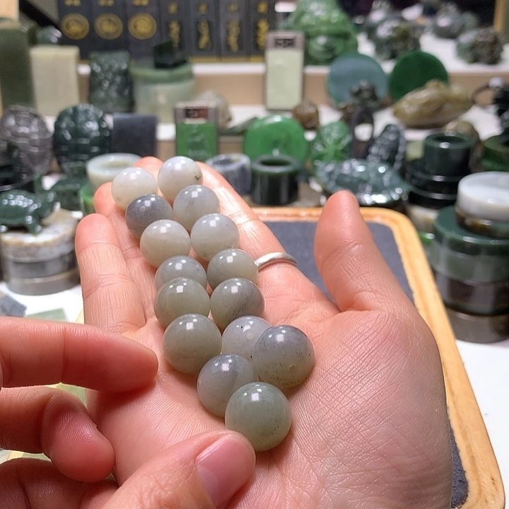 和田玉未镶嵌珠宝半成品