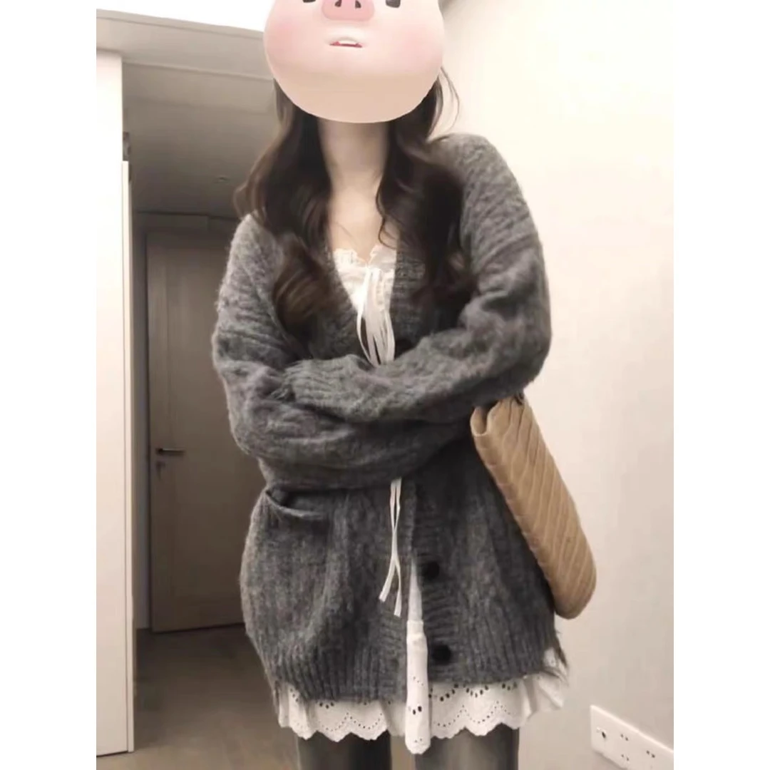 慵懒老钱风灰色浣熊绒秋冬软糯中长款麻花针织上衣毛衣开衫外套女