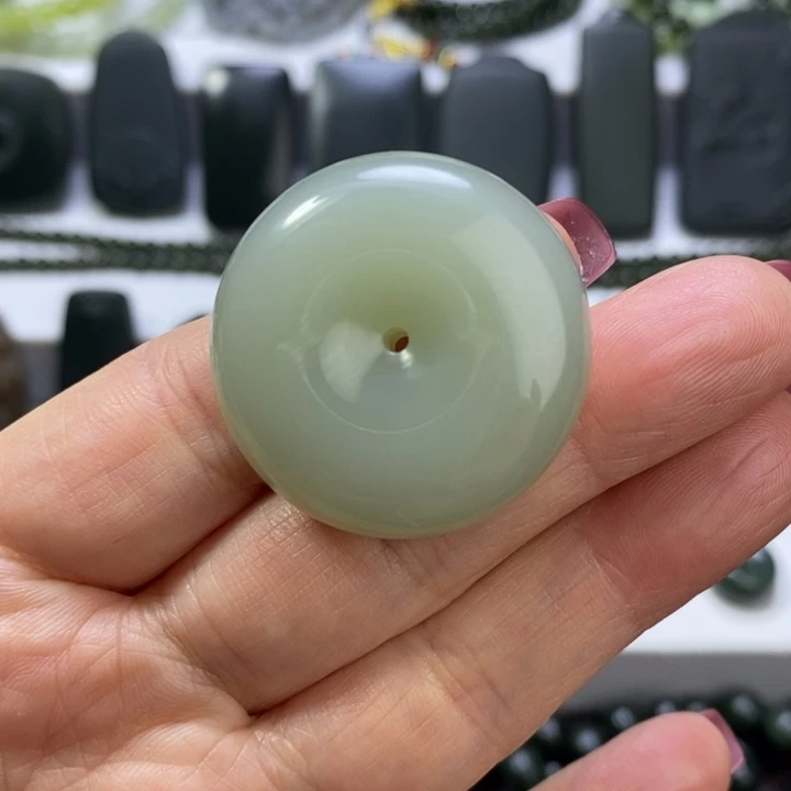 和田玉未镶嵌珠宝奇石