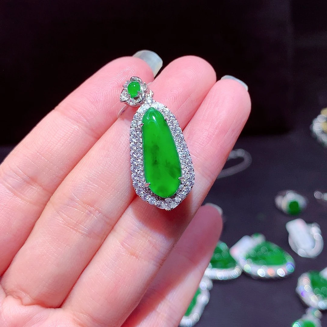 【闪购商品】翡翠吊坠(不含链)未镶嵌
