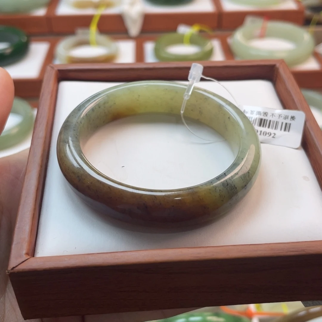 【闪购商品】未镶嵌手镯和田玉链接3。 50/51
