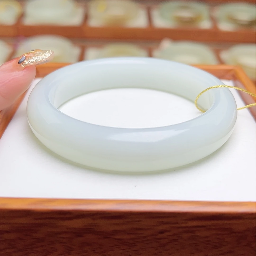 和田玉手镯未镶嵌54.6