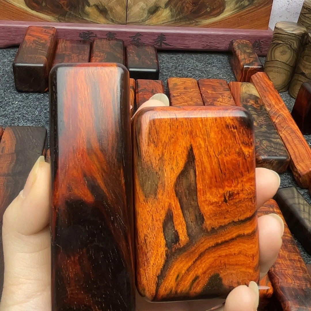 恰***年交趾黄檀（大红酸枝）