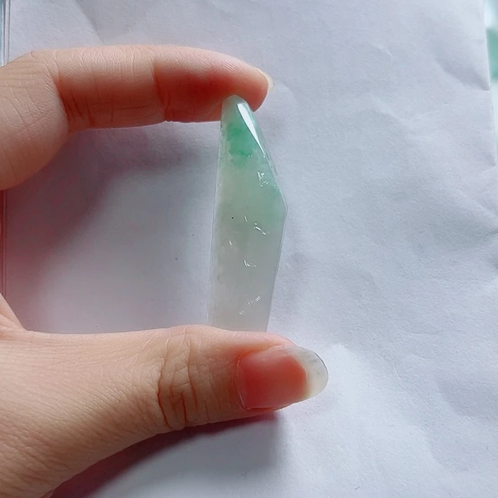 定制翡翠未镶嵌天然翡翠