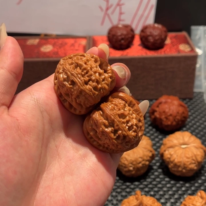 吊坠文玩核桃三角白