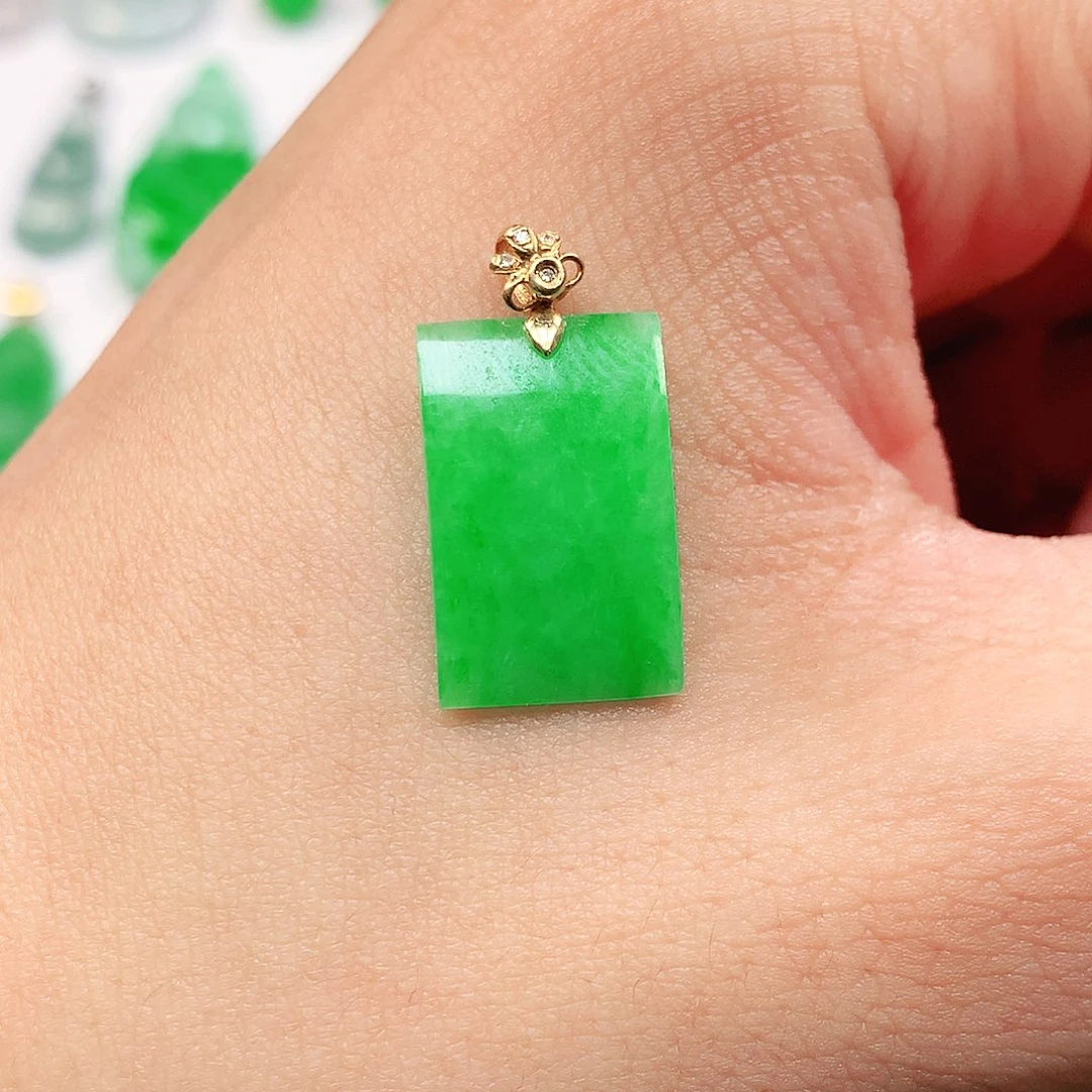 吊坠(不含链)18K金镶嵌翡翠