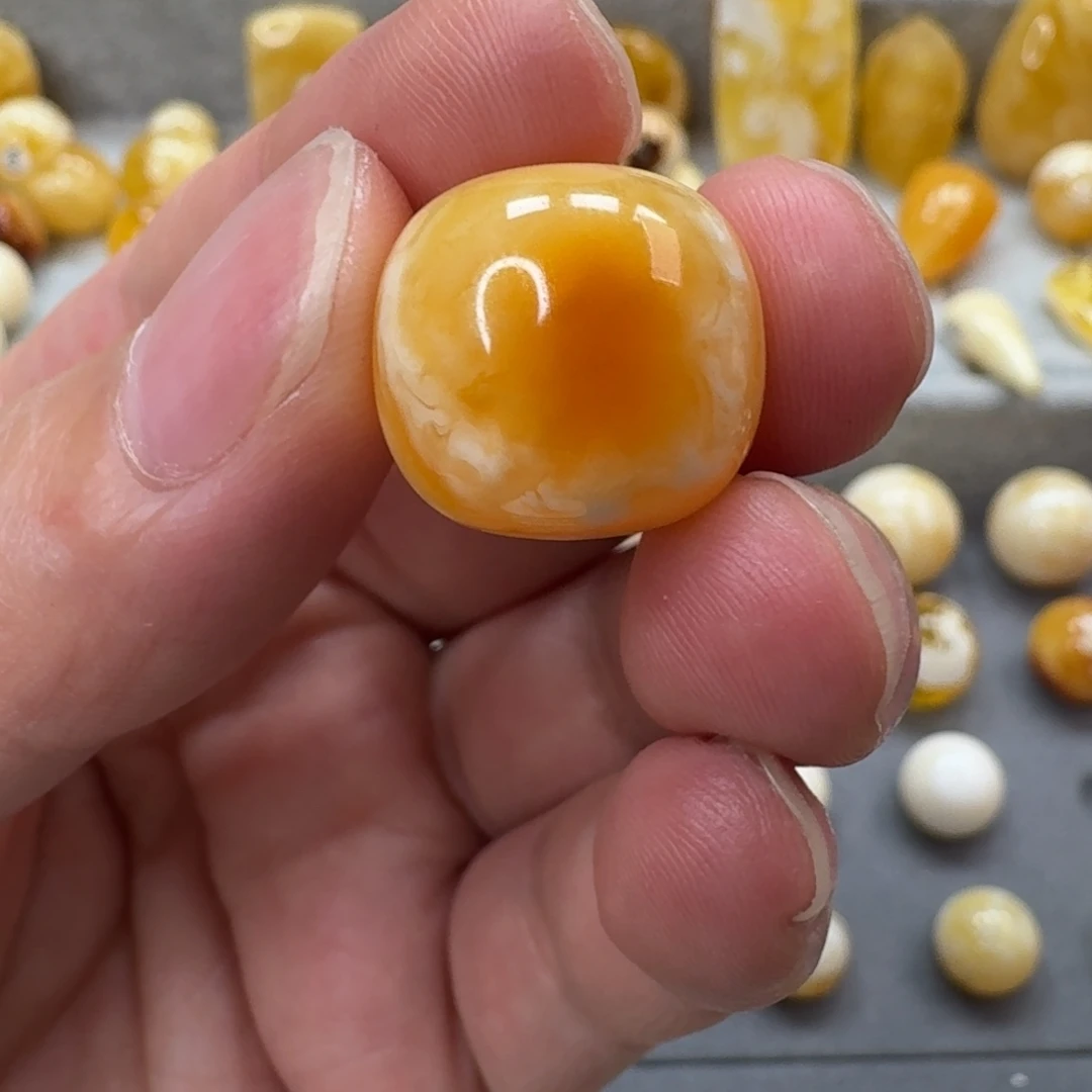 裸石琥珀未镶嵌老型