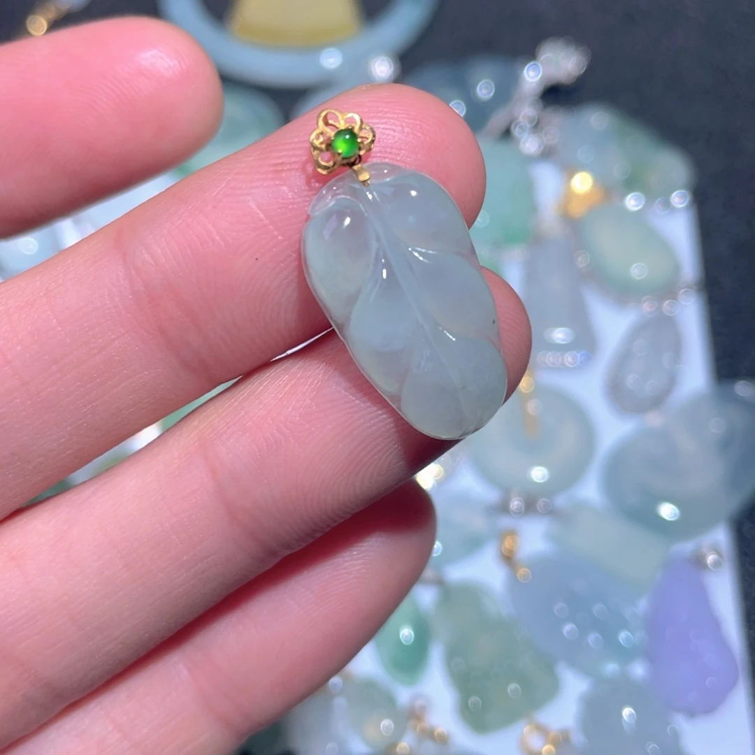 翡翠颈饰18K金镶嵌翡翠