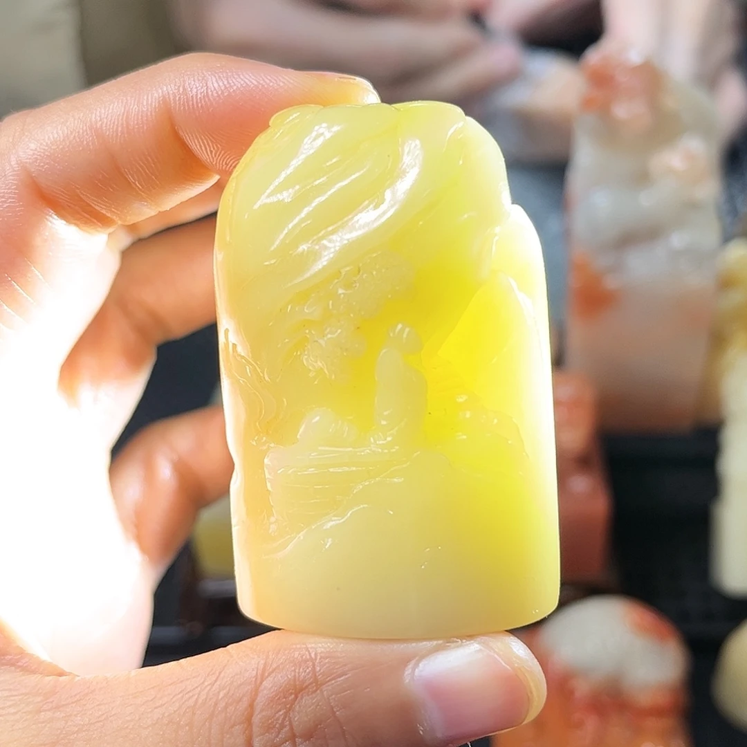 寿山石印石这种现象很明显了呢