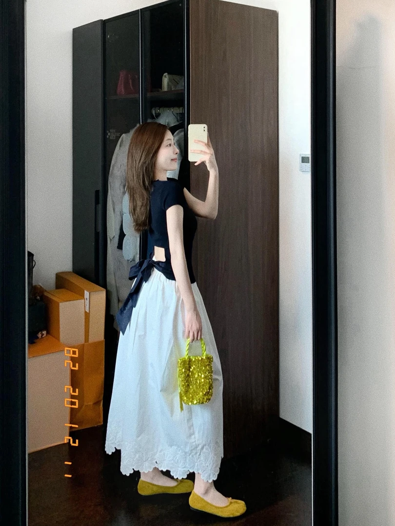 【墨核白洞】黑色系带露背T恤显瘦简约镂空刺绣白茶裙套装