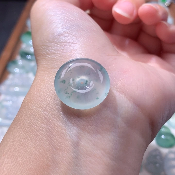 颈饰未镶嵌翡翠高冰飘花肥扣子