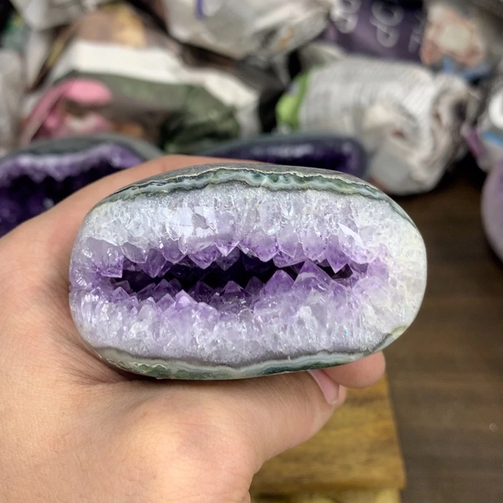 未镶嵌水晶大型摆件（非配饰）