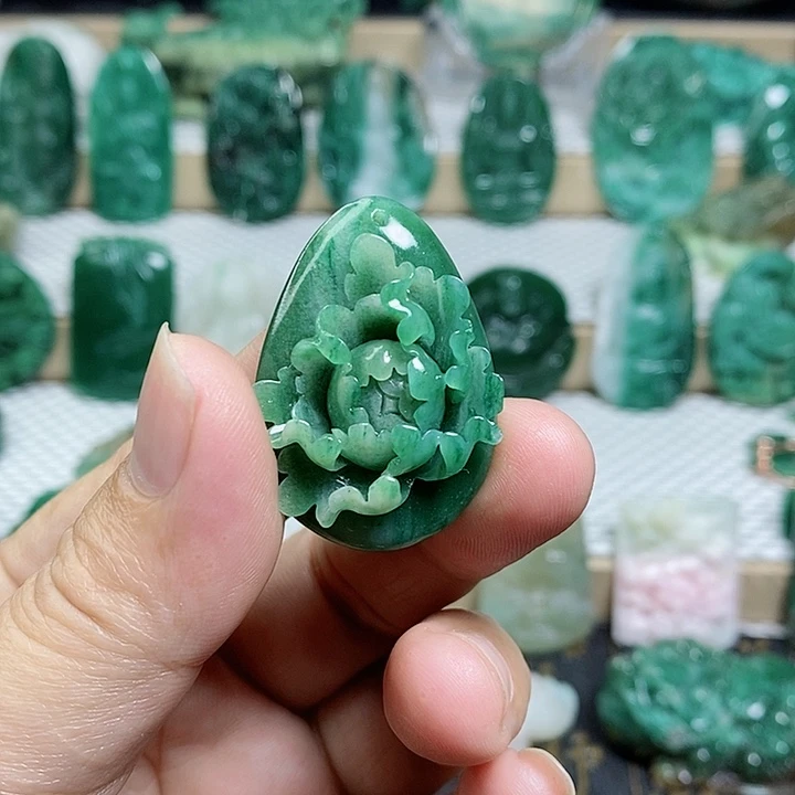 未镶嵌独山玉颈饰