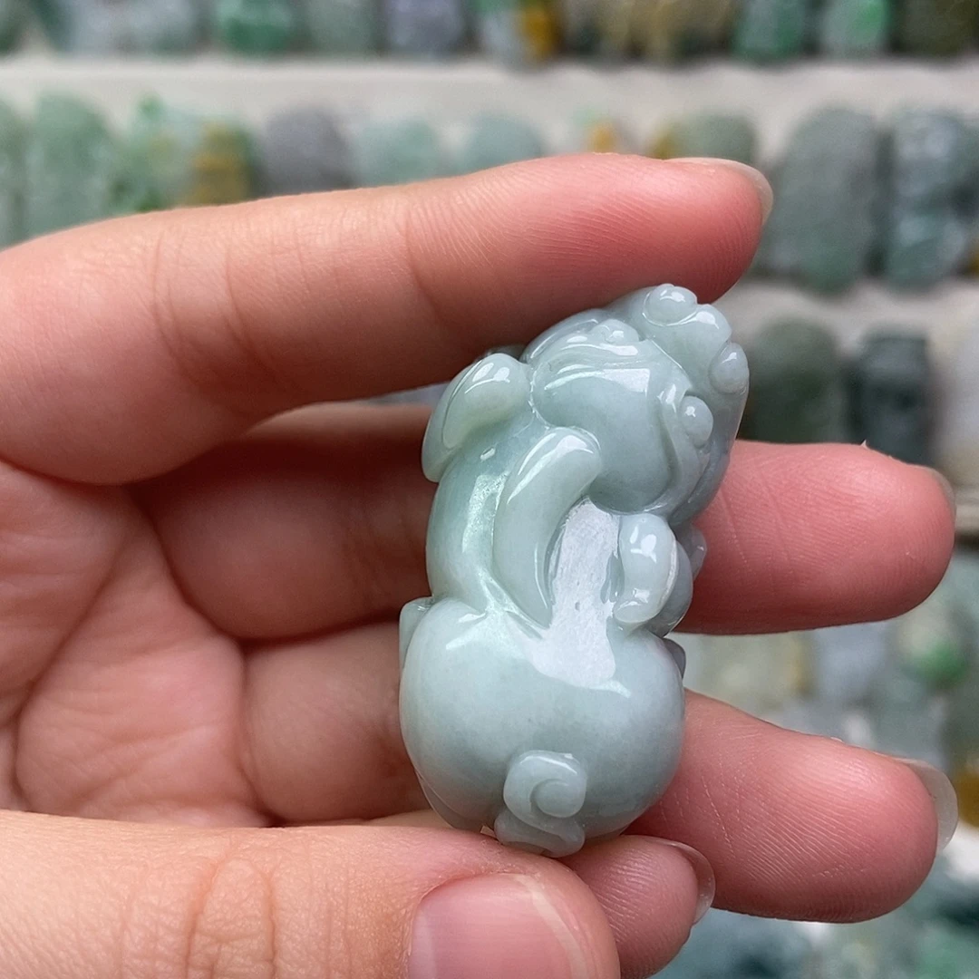 翡翠未镶嵌吊坠(赠链)