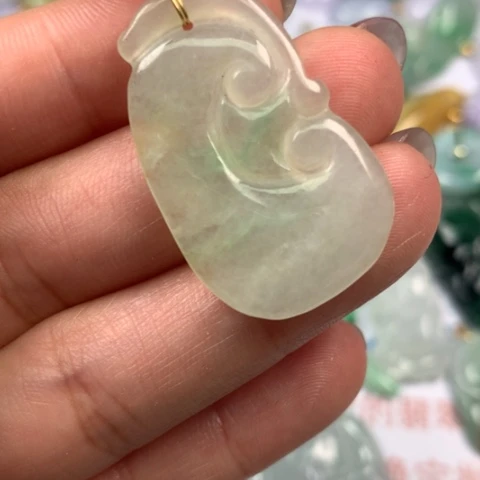 翡翠颈饰未镶嵌翡翠