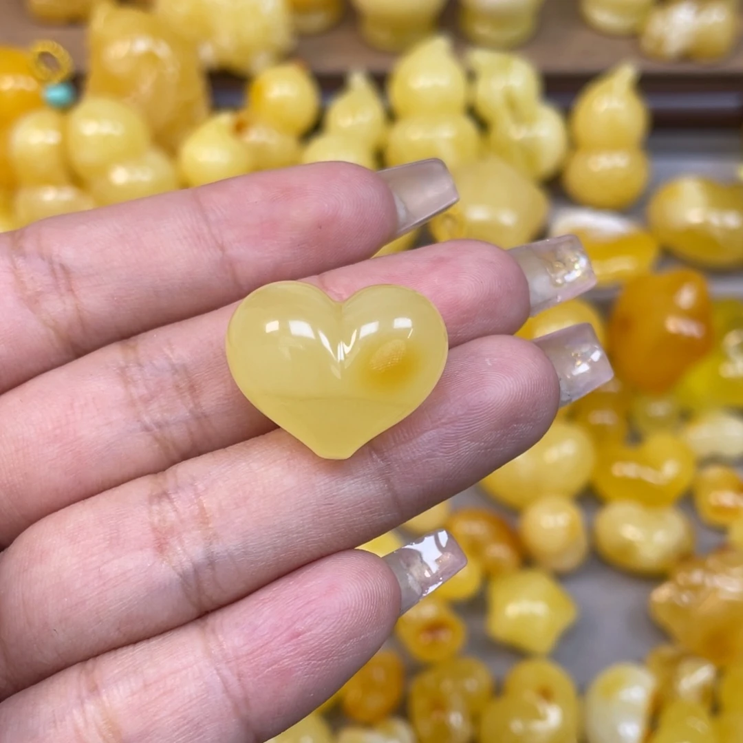 琥珀未镶嵌珠宝奇石