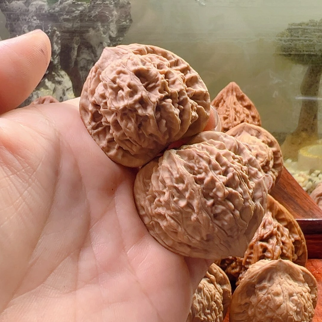 核桃公子帽手把件