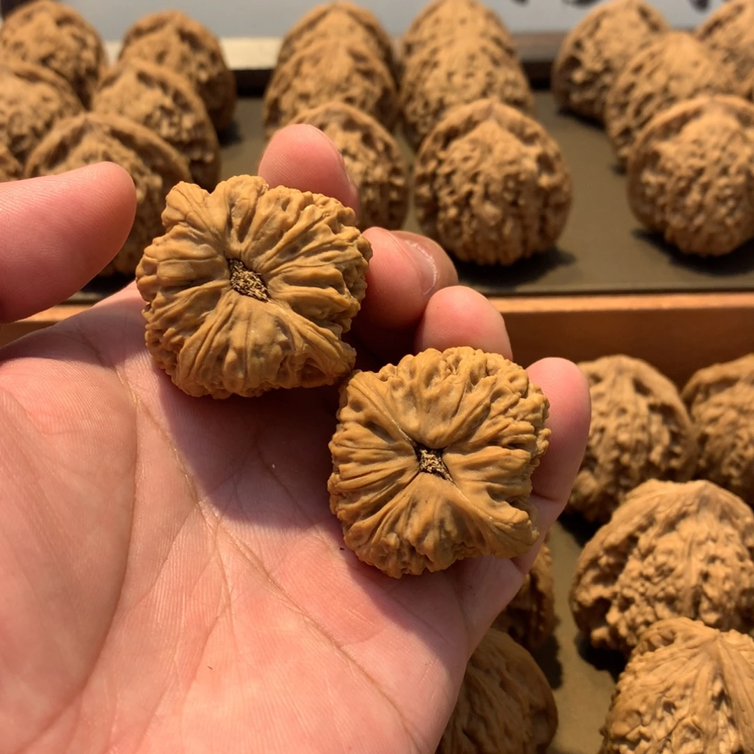 王***美吊坠文玩核桃南将