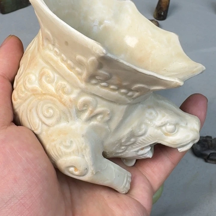 摆件青**蓝陶瓷。