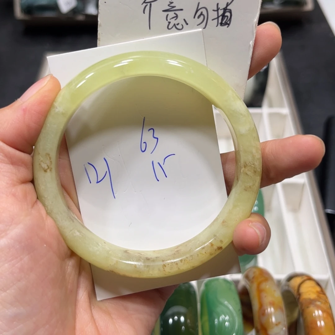 未镶嵌蛇纹石玉手镯