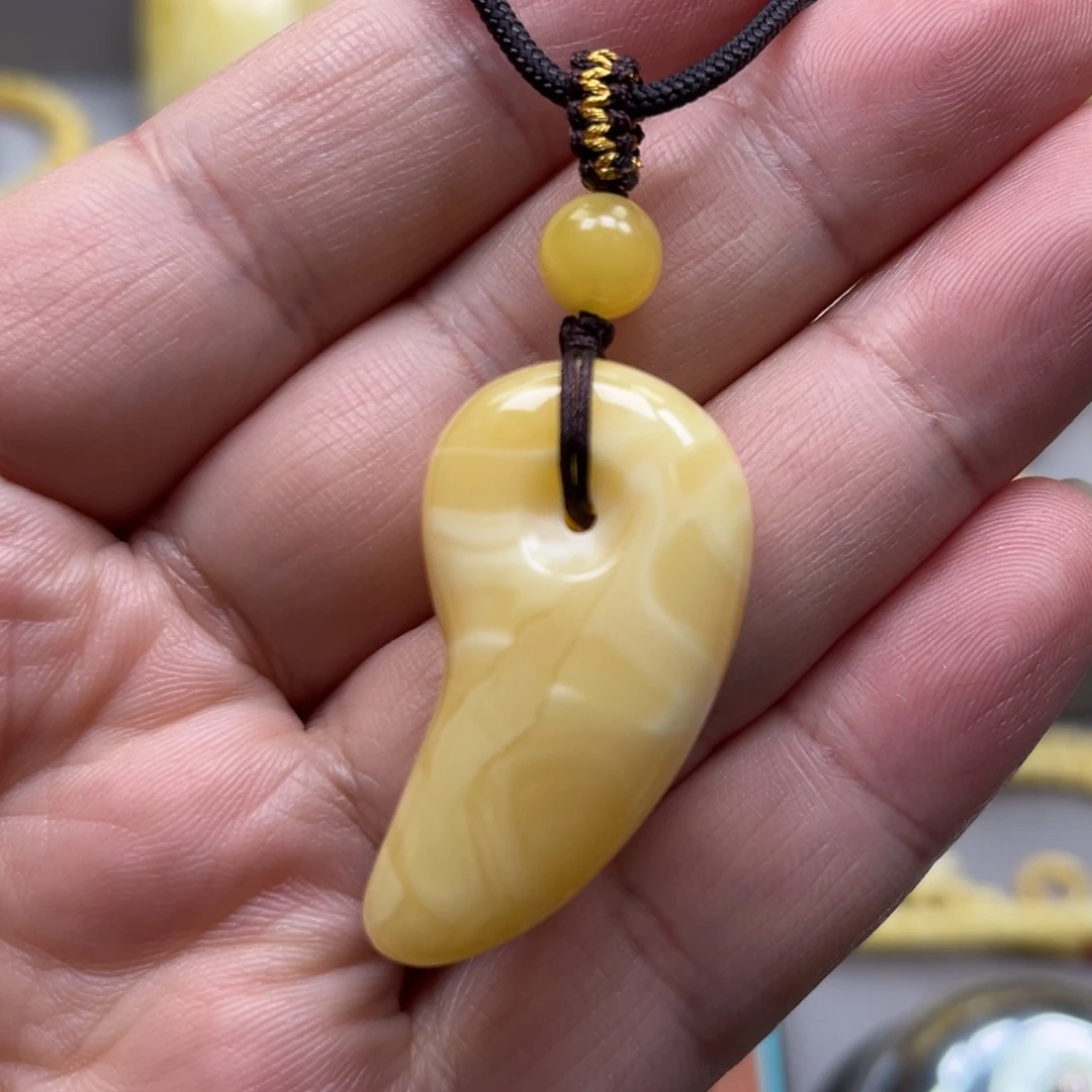 琥珀未镶嵌颈饰吊坠