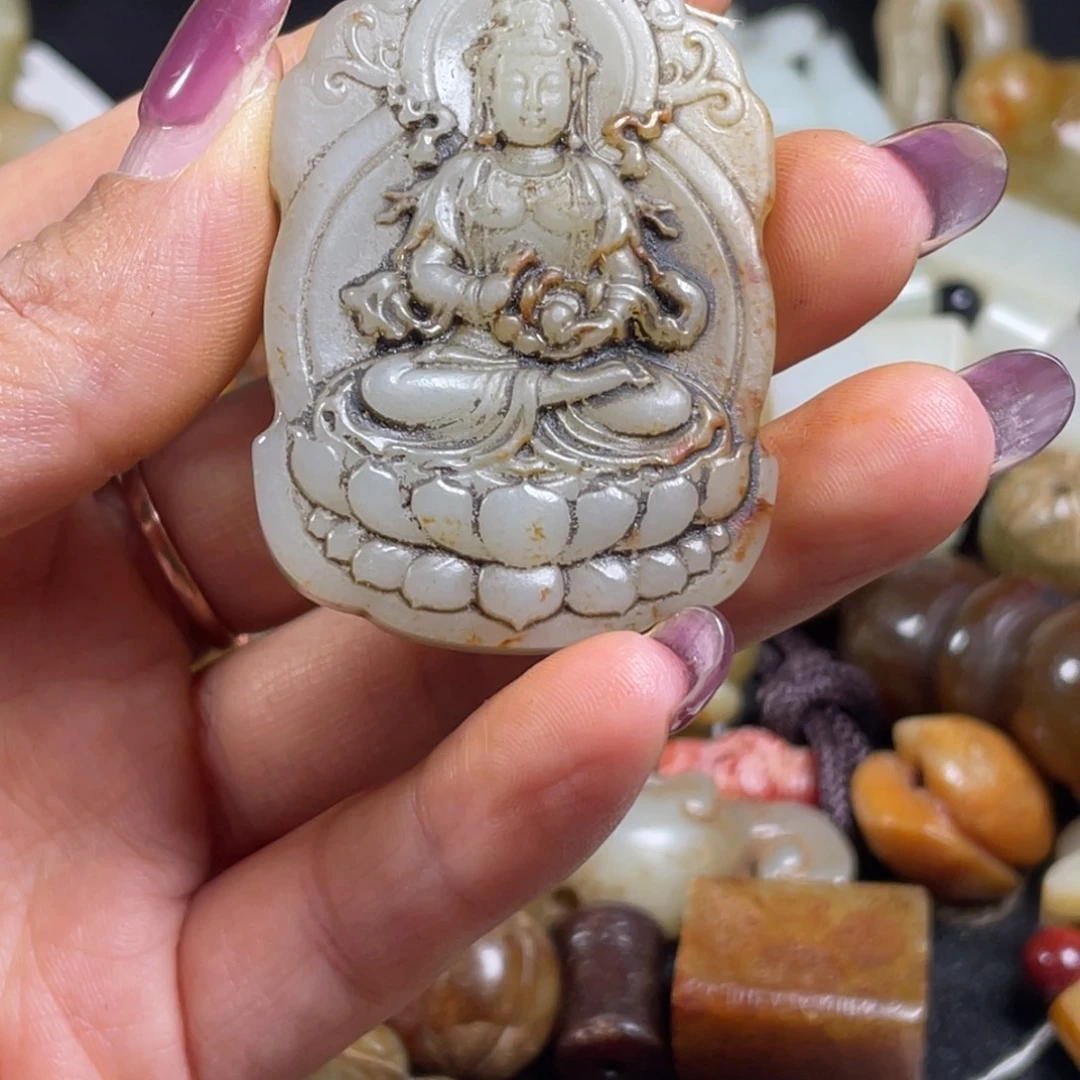 《***》和田玉未镶嵌颈饰