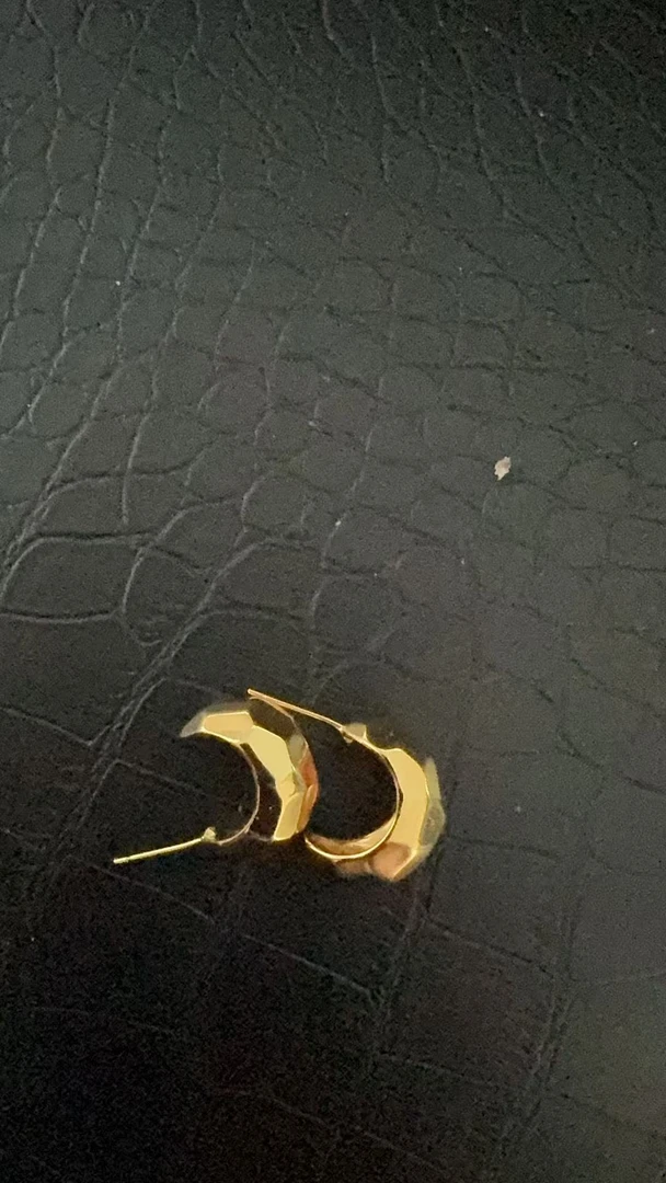 D300【珍藏级别】时尚百搭多面亮面耳饰