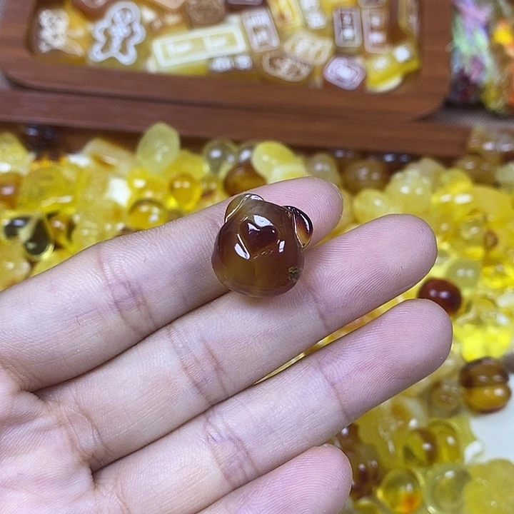 吊坠橄榄核熊头68